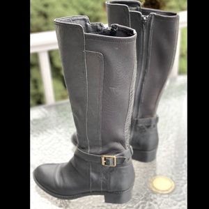 Just-below-the-knee Naturalizer boots. Size 9.